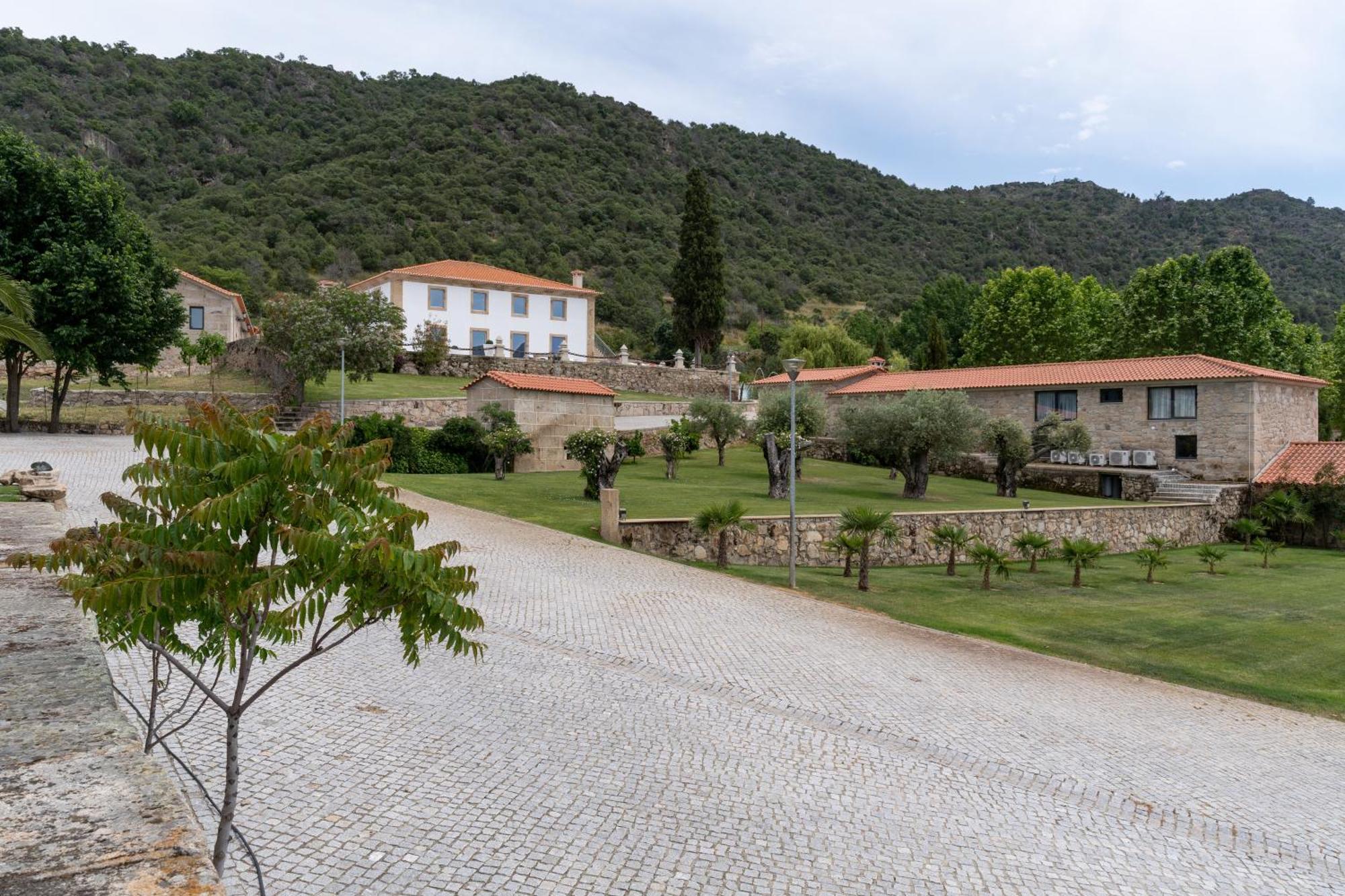 Quinta Da Terrincha Guest House Torre De Moncorvo Exterior photo